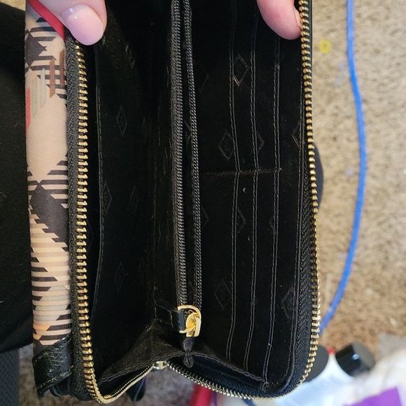 Host pick!! 💕Guc Vera Bradley wristlet 7.25x4.5 inches. Sofia ultimate wristlet - Picture 3 of 4